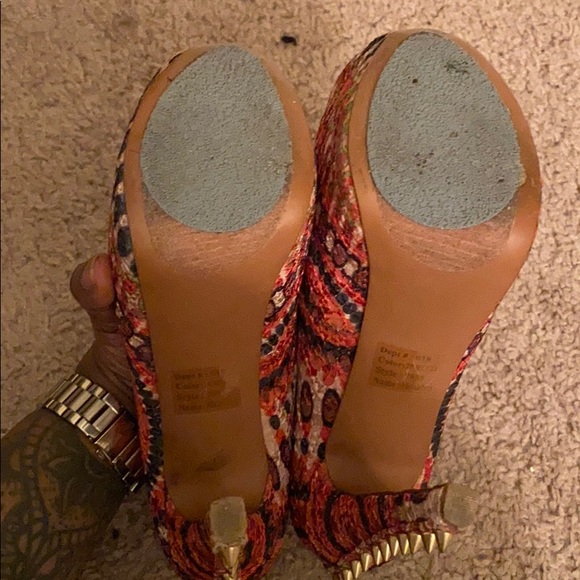 Multi-color Pumps - Picture 3 of 4